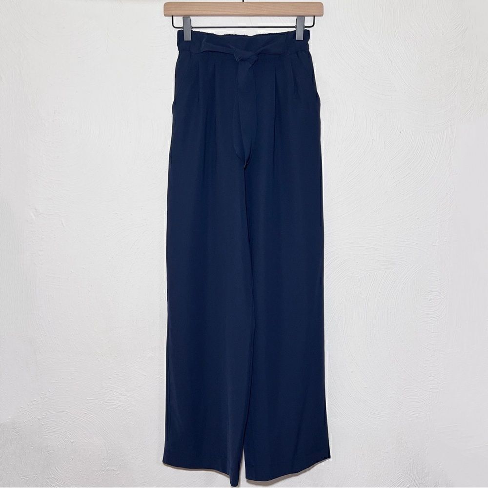 Lululemon Noir Pant in True Navy - Picture 3 of 9